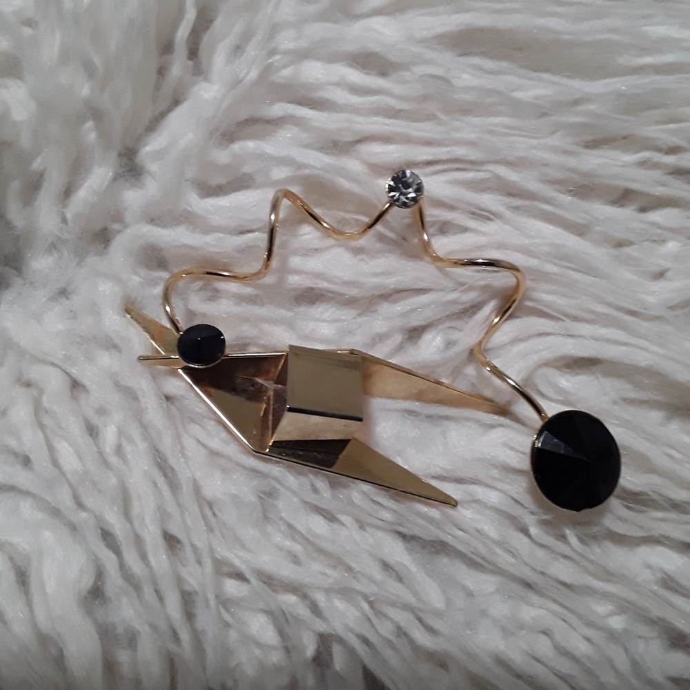 3/$10 Modernistic goldtone brooch - Picture 2 of 6